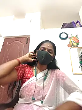 Tamil_Yalini12 Show in webcam