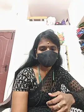Živá chatovací místnost Tamil_Yalini12