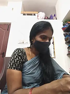 Živá chatovací místnost Tamil_Yalini12