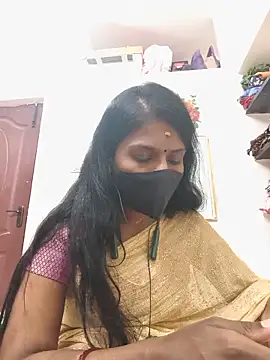 Tamil_Yalini12 Adlı Modelin Canlı Sohbet Odası