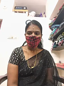Tamil_Yalini12n Webbikameraesitys