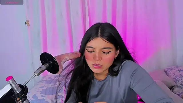 Violet_Fiore Adlı Modelin Canlı XXX Sohbeti