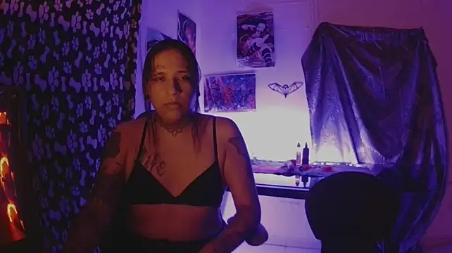 Couple_Moth666 Pertunjukan Webcam