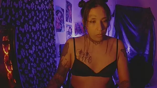 Couple_Moth666 Show in webcam
