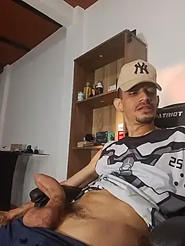 LatinBeast26cm: απευθείας συνομιλία ΧΧΧ