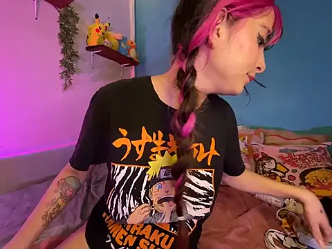 צ'אט XXX בשידור חי של Miyupeach_
