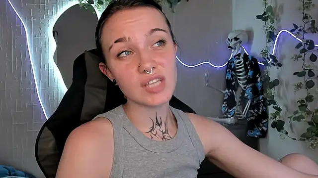 Elastikisss Live XXX Chat