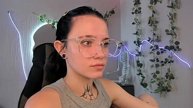 Elastikisss Adlı Modelin Canlı XXX Sohbeti