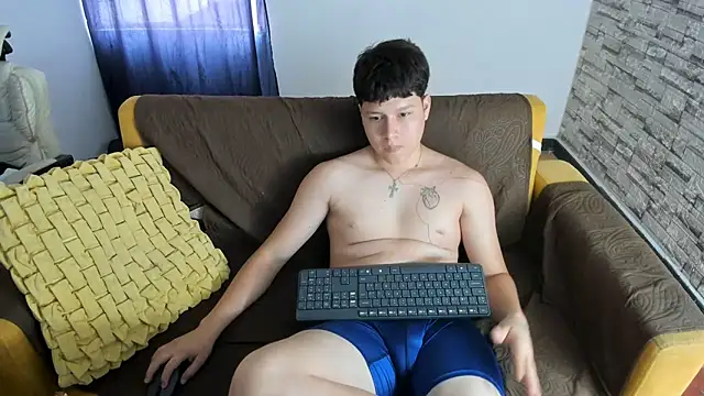 Show modela daniel_leon na web-kameri