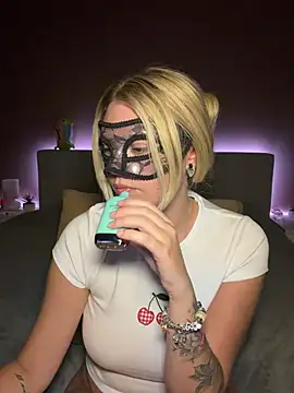 Cherrycolada Webcam-Show