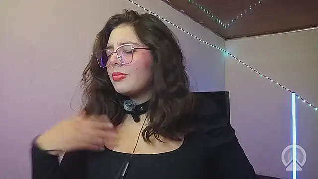 Pao_Ly Adlı Modelin Canlı XXX Sohbeti