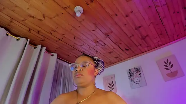 Imlauraa's Live XXX Chat