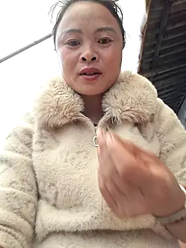 xuxulovezz – Kamerová šou