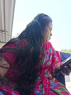 reya743 élő chatszobája