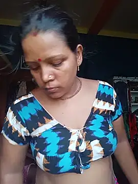 reya743 লাইভ XXX চ্যাট
