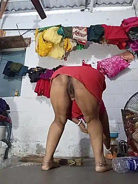 reya743 Adlı Modelin Canlı XXX Sohbeti