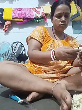 reya743 লাইভ XXX চ্যাট