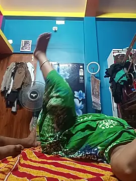 reya743 Adlı Modelin Canlı XXX Sohbeti