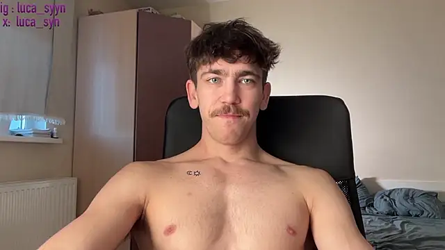 luca_syn webcam show