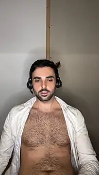 Show modela eauminerale na web-kameri