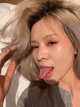 Sunflower-77 Adlı Modelin Web Kamerası Şovu