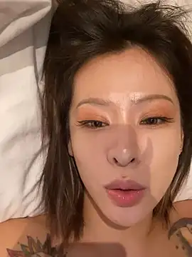 Sunflower-77 Show in webcam