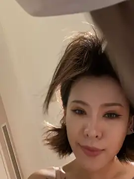 Sunflower-77 在線直播表演