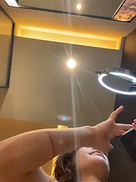 Sunflower-77 Show in webcam