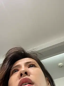 Jennyyn – webcam-show