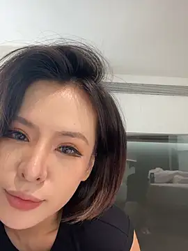 Show modela Jennyyn na web-kameri