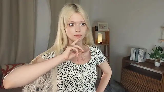 LaureMestler Show in webcam