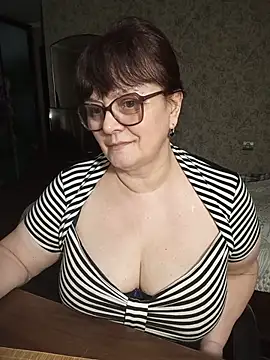 BrandiOhNight's Live XXX Chat