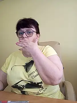 BrandiOhNight's Live XXX Chat