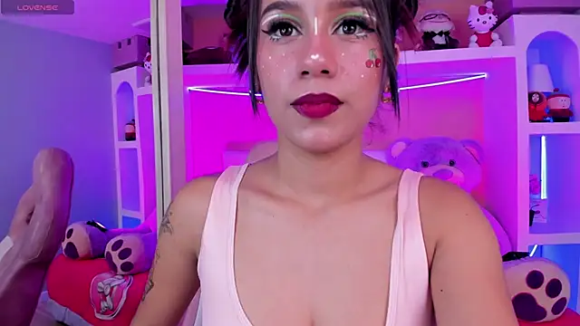 צ'אט XXX בשידור חי של foxy_samy