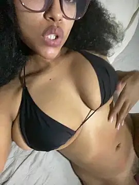 Kittybrown18 Adlı Modelin Canlı XXX Sohbeti