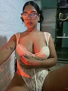 Kittybrown18 Live XXX-Chat
