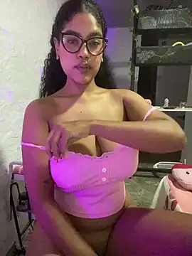 Kittybrown18のライブXXXチャット
