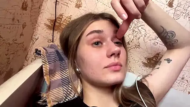 Chat +18 de JerrieLoosle ao vivo