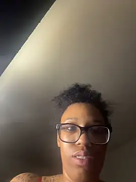 YeahhhitsBreezy's Live XXX Chat