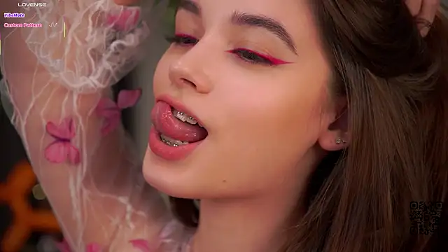 دردشة LunaraRada الجنسية المباشرة