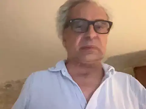 Show modela chtentation na web-kameri