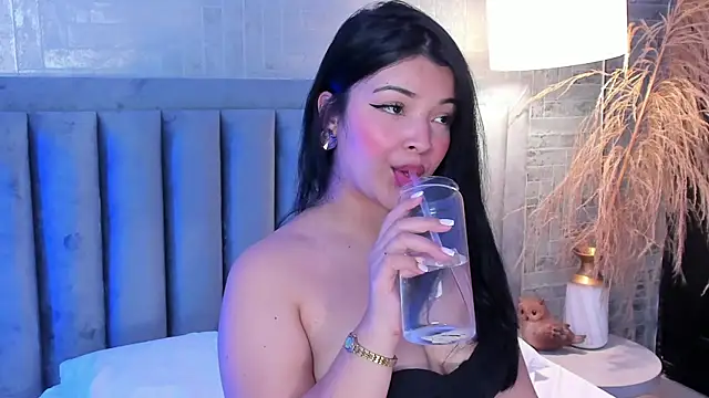 EmmaBlossom – Naživo XXX chat