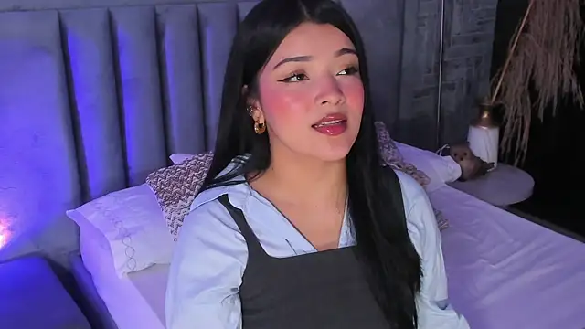 EmmaBlossom's Live XXX Chat