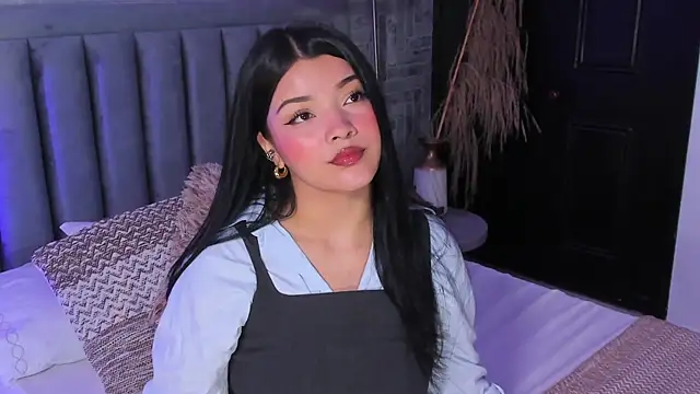 Chat +18 de EmmaBlossom ao vivo