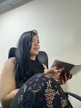EmmaBlossom's Live XXX Chat