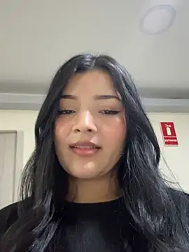 EmmaBlossom XXX чат на живо