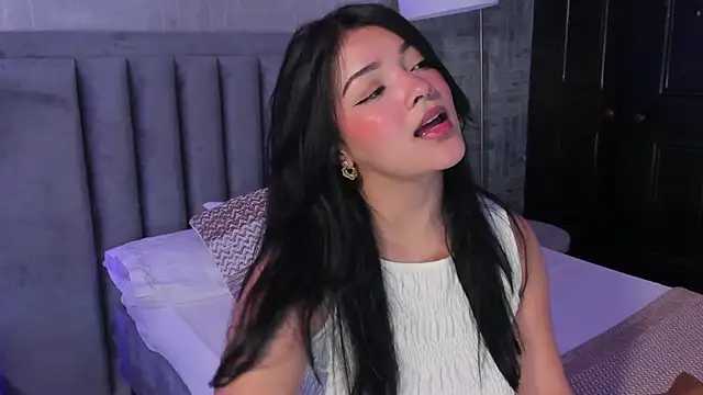 Chat XXX en directo de EmmaBlossom