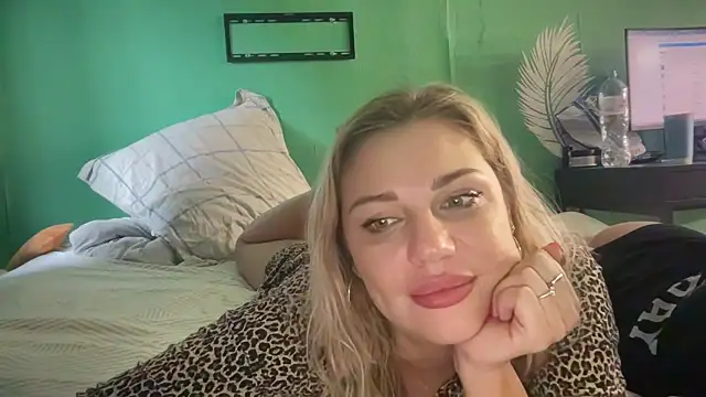 Moniraya Pertunjukan Webcam