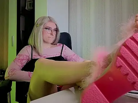 Show modela violet-siren-x na web-kameri