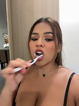 itsdanividarte Adlı Modelin Canlı Sohbet Odası